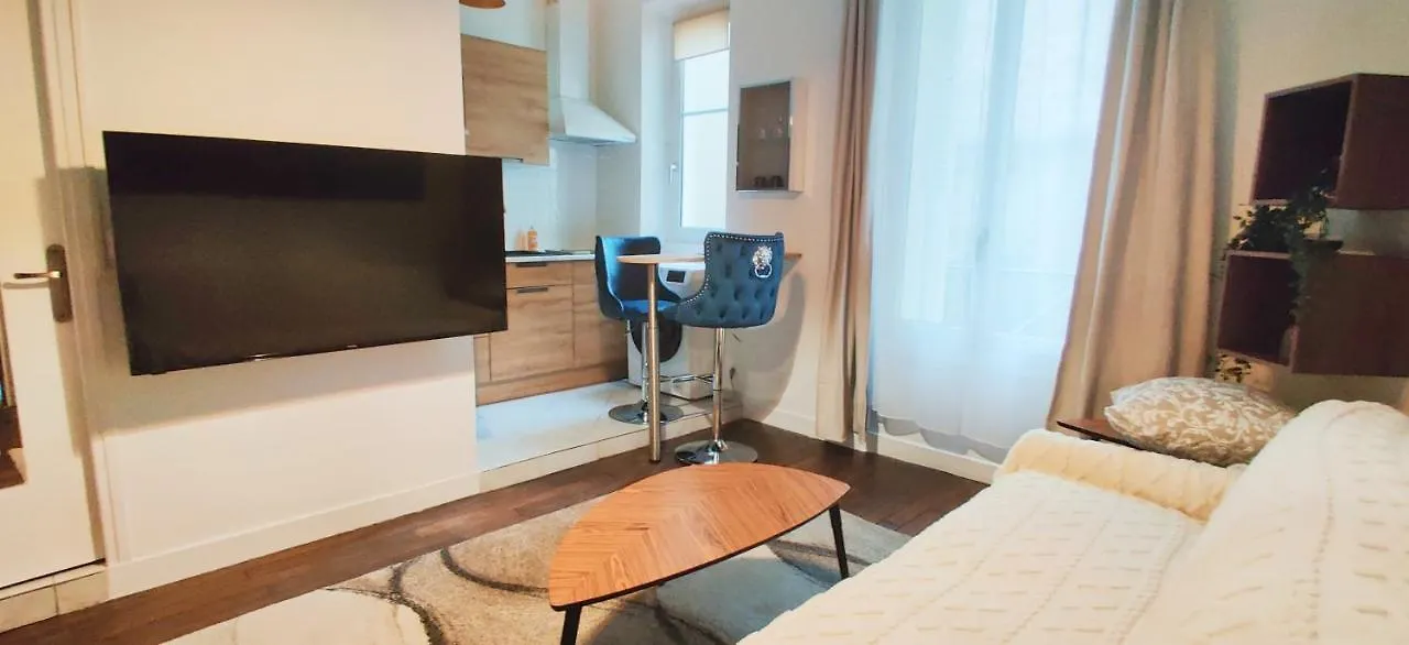 Luxueux Studio Au Centre De Paris 17 Eme Apartment