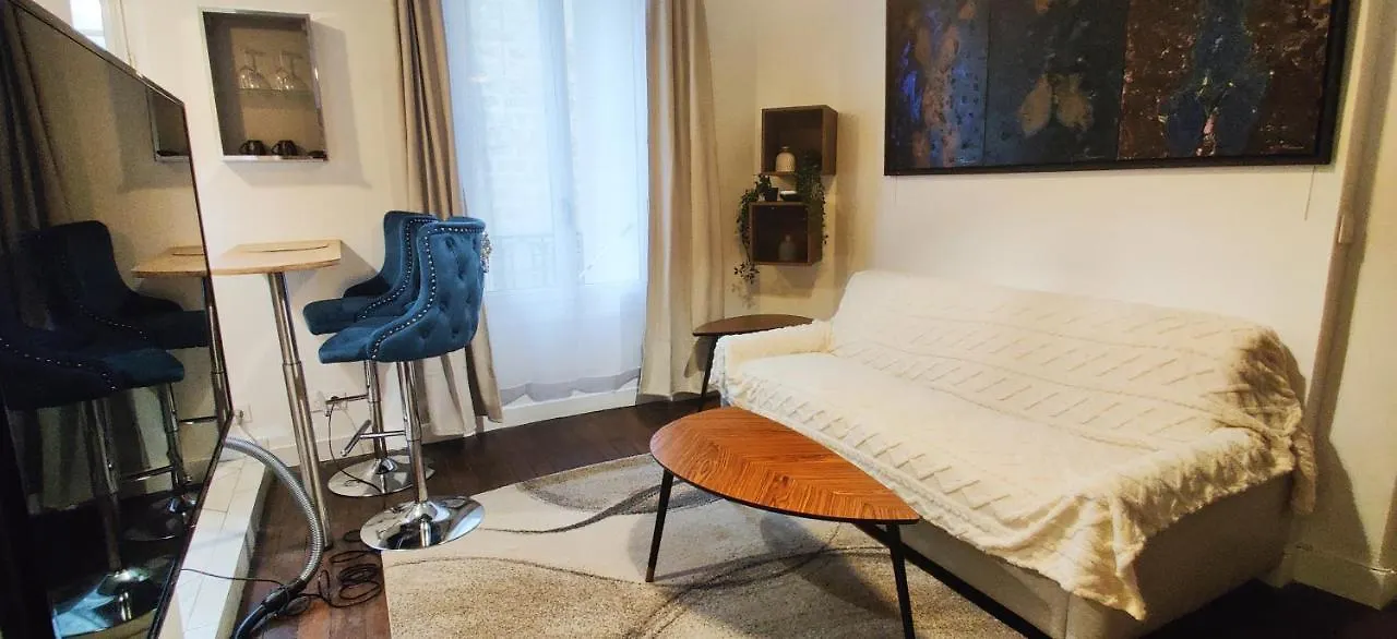 Luxueux Studio Au Centre De Paris 17 Eme Apartment